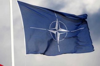 Țările baltice cer consolidarea apărării aeriene NATO după ce o dronă a lovit un depozit de petrol în Letonia