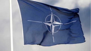 Țările baltice cer consolidarea apărării aeriene NATO după ce o dronă a lovit un depozit de petrol în Letonia