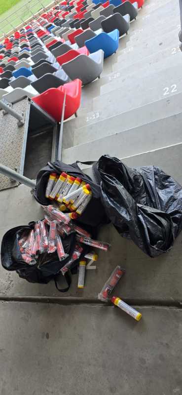 Jandarmeria: 311 materiale pirotehnice interzise, găsite în interiorul stadionului, la meciul Steaua – Sepsi