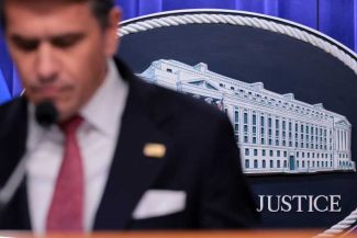 Iran: Departamentul american al Justiției declanșează o anchetă privind tranzacții suspecte ce ar fi putut beneficia de informații din interior