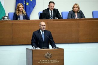 BTA/ Parlamentul Bulgariei îl alege pe Rumen Radev în funcția de prim-ministru