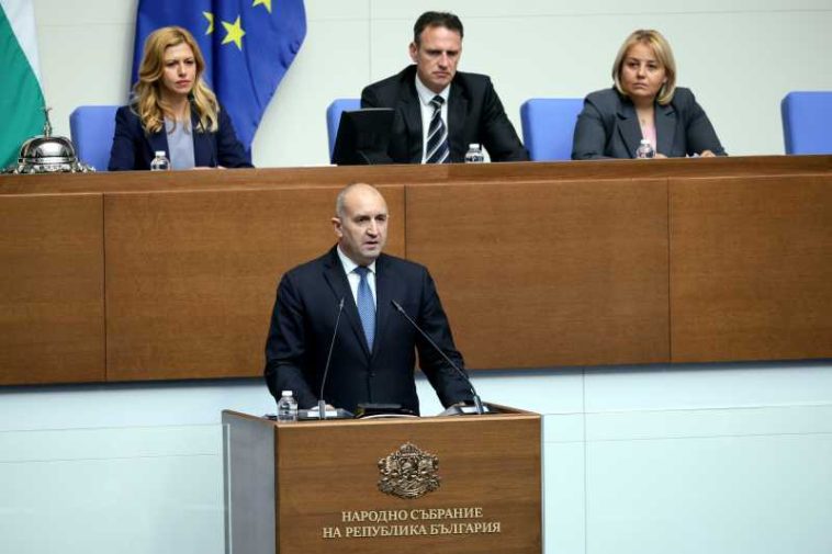 BTA/ Parlamentul Bulgariei îl alege pe Rumen Radev în funcția de prim-ministru