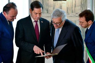 Ministrul italian de externe Tajani îi oferă secretarului de stat american Rubio arborele genealogic
