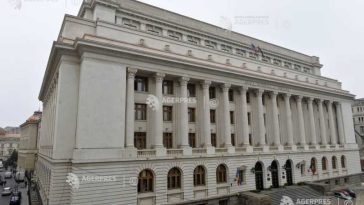 Leul s-a apreciat, vineri, în raport cu principalele valute