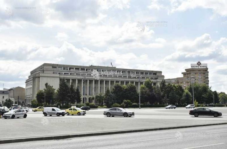 Palatul Victoria, iluminat de Ziua Europei în culorile UE