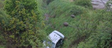 Neamț: Trei persoane, între care doi minori, transportate la spital în urma unui accident rutier