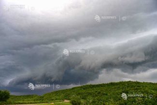 Cod galben de averse torențiale, vijelii și grindină în județele Cluj, Alba și Sibiu