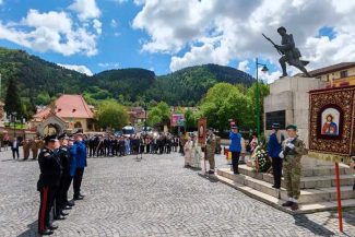 Ziua Independenței/ Brașov: Ziua Europei și Independența Națională – sărbătorite în Piața Unirii