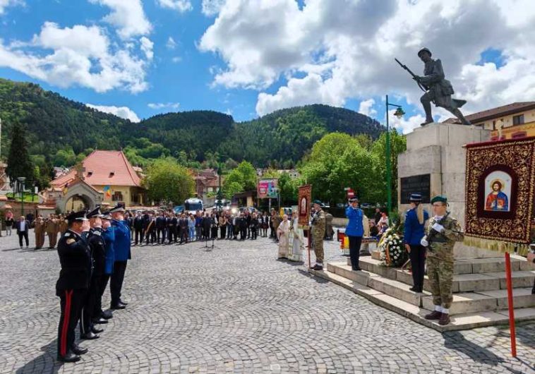 Ziua Independenței/ Brașov: Ziua Europei și Independența Națională – sărbătorite în Piața Unirii