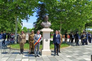 Ziua Independenței/ Inaugurarea Piațetei ‘Regele Mihai I’ și dezvelirea bustului Regelui Mihai, la Alba Iulia