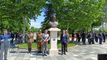 Ziua Independenței/ Inaugurarea Piațetei ‘Regele Mihai I’ și dezvelirea bustului Regelui Mihai, la Alba Iulia