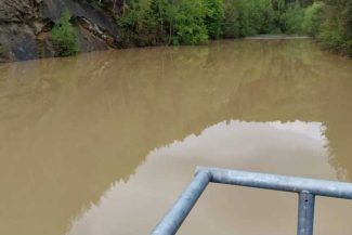 VIDEO Buzău: 15.000 de persoane și o stație de pompieri rămân fără apă în urma lucrărilor la Barajul Cireșu