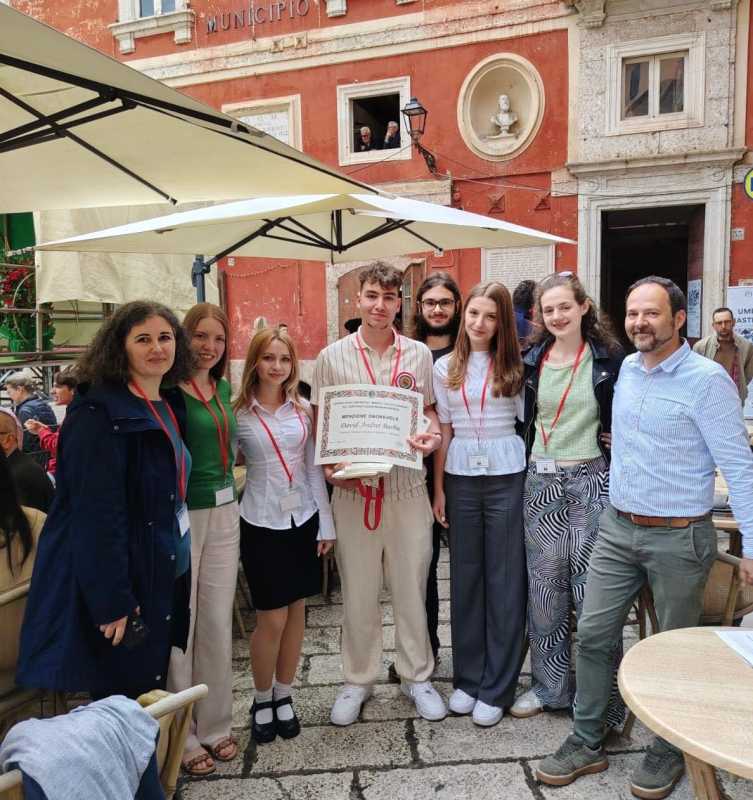 Elevii români au participat cu succes la Olimpiada internațională de limba și literatura latină