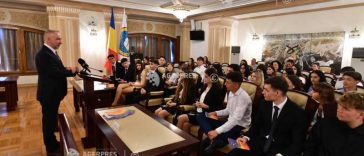 ‘Porți Deschise’ la CCR: Aproximativ 140 de elevi și profesori au descoperit, interactiv, rolul și atribuțiile instanței constituționale