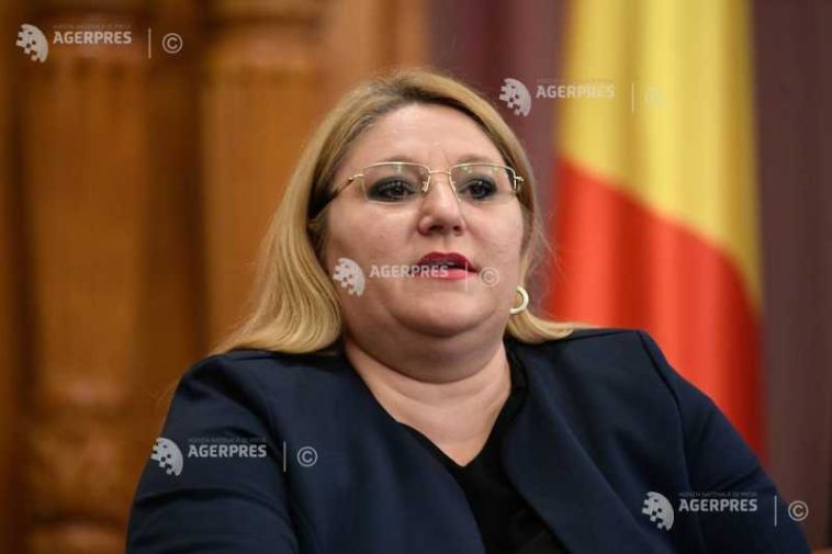 Șoșoacă anunță începerea demersului de strângere de semnături, în Parlament, pentru suspendarea președintelui Nicușor Dan