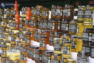 Târgul de Miere la Muzeul Satului: Produse apicole oferite spre degustare de apicultori din toată țara