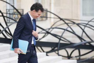 Guvernul francez relaxează reglementările privind taxele de înscriere a studenților străini