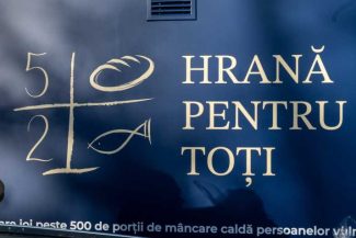 Iași: ‘5 pâini și 2 pești – Hrană pentru toți’, o bucătărie socială mobilă organizată de Mitropolia Moldovei și Bucovinei