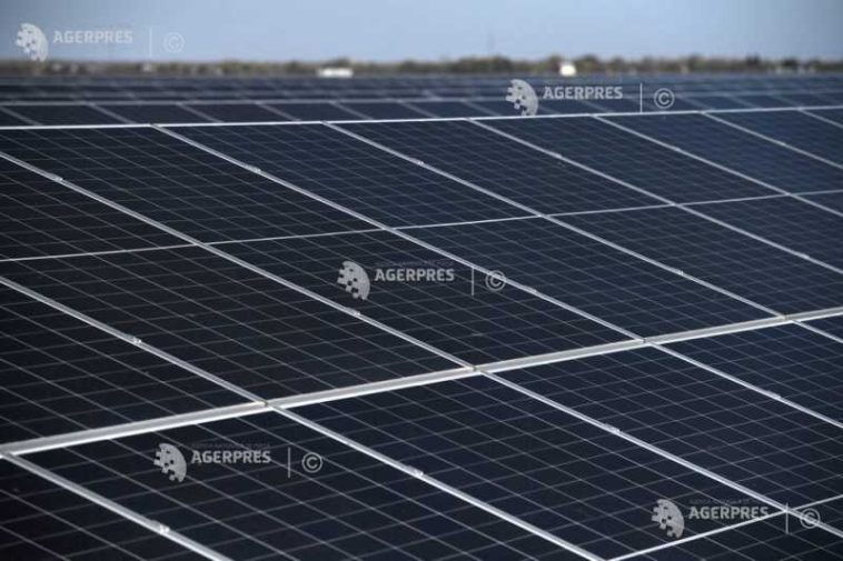 Maramureș: Sistem de energie solară pentru reducerea costurilor pe aeroportul local