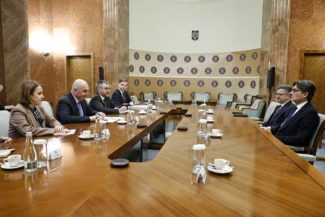 Premierul Bolojan – întrevedere cu președintele CEDO; a fost abordată situația cauzelor împotriva României