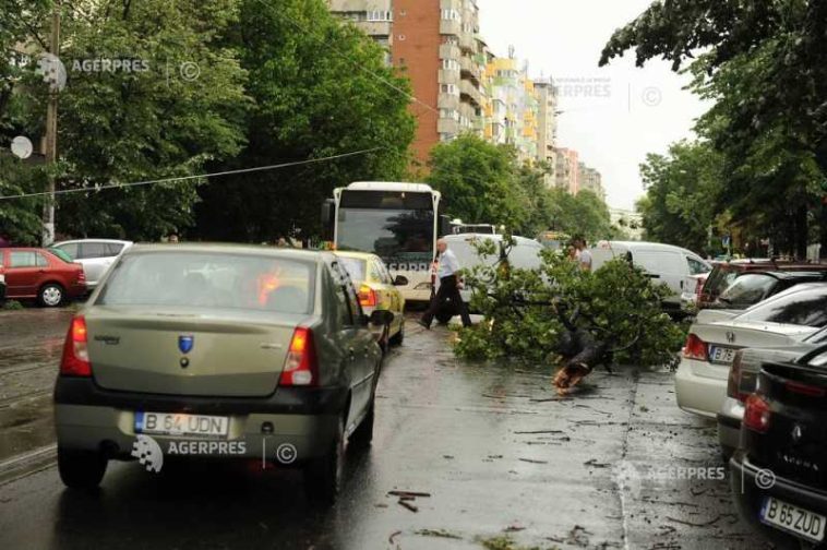 ISUBIF: 17 intervenții în București și Ilfov pe durata codului galben de vreme rea