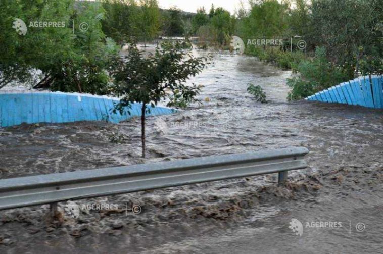 Cod galben de inundații pe râuri din patru județe, până la miezul nopții (hidrologi)