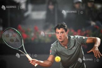 Tenis: Meci de la turneul de la Roma (ATP), întrerupt din cauza fumului de la finala Cupei Italiei la fotbal