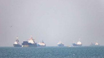 Iranul permite unor nave chineze să traverseze Strâmtoarea Ormuz