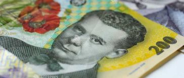 Proiectul privind acordarea de majorări salariale pentru personalul care lucrează pe proiecte PNRR, analizat de Guvern