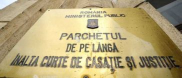Cei doi procurori de la Constanța inculpați într-un dosar de corupție au fost reținuți (surse)