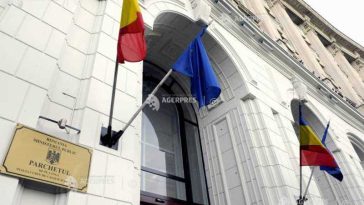 Șefii de instituții și funcționari, constrânși de procurorii de la PCA Constanța să încheie contracte fictive cu firme agreate (referat)