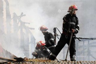 Vrancea: Incendiu la o anexă a Mănăstirii Recea; focul a cuprins aproximativ 150 de metri pătrați din acoperiș