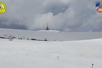 Prahova: Traseele montane de altitudine rămân închise; strat de zăpadă de peste 1,5 metri la Vârful Omu
