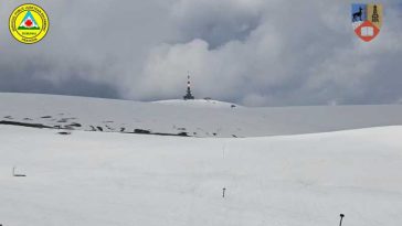 Prahova: Traseele montane de altitudine rămân închise; strat de zăpadă de peste 1,5 metri la Vârful Omu