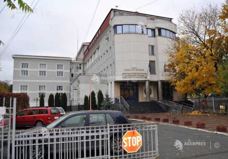 Botoșani: Șapte tineri, arestați pentru trafic de droguri; substanțele erau vândute și în zona școlilor