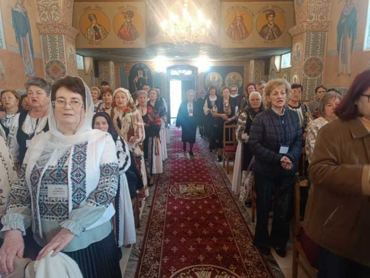 Mureș: Liga Femeilor Creștin-Ortodoxe a sărbătorit organizația din Reghin la 30 de ani de activitate (GALERIE FOTO)