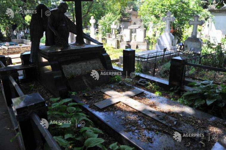 DGPMB: Percheziții la cimitirul Bellu; 4 persoane, printre care un fals preot, acuzate de înșelăciuni de 850.000 de lei