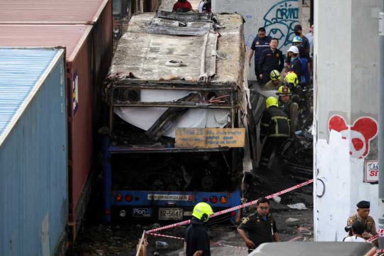 UPDATE/Thailanda: Cel puțin opt morți și 35 de răniți într-o coliziune dintre un tren și autobuz