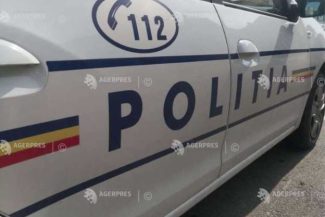Alba: Un șofer a intrat cu mașina pe trotuar, lovind o femeie care a fost transportată la spital