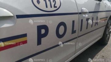 Alba: Un șofer a intrat cu mașina pe trotuar, lovind o femeie care a fost transportată la spital