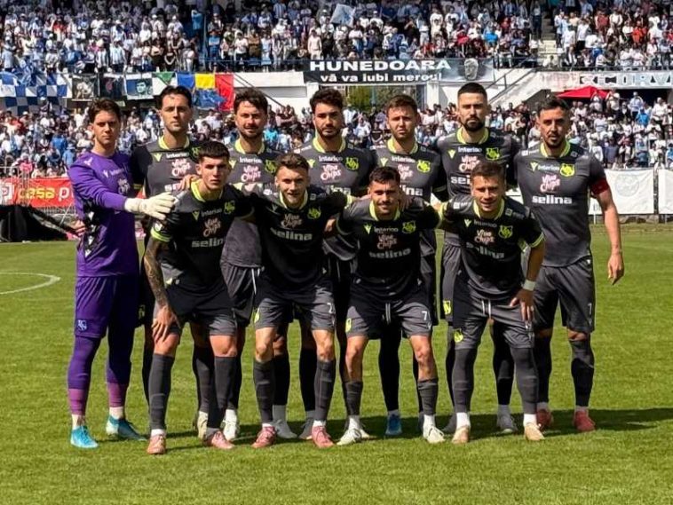 Fotbal: FC Bihor Oradea a încheiat sezonul cu cel mai bun parcurs sportiv din ultimii 15 ani (GALERIE FOTO)