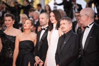 Ministerul Culturii îl felicită pe regizorul Cristian Mungiu și echipa filmului ‘Fjord’, aclamat la Cannes cu 12 minute de aplauze