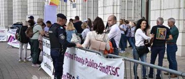 Sindicaliștii din finanțe încep de miercuri pichetarea sediilor instituțiilor din sistemul instituțional al Ministerului Finanțelor
