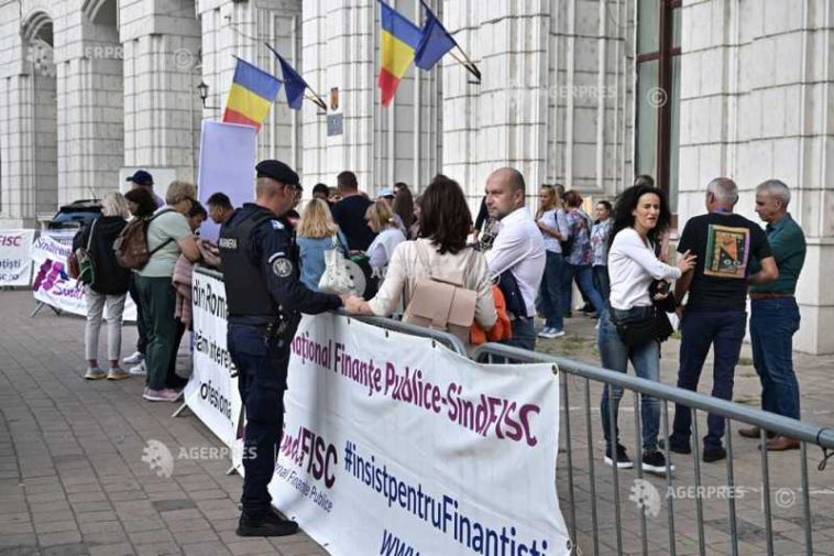 Sindicaliștii din finanțe încep de miercuri pichetarea sediilor instituțiilor din sistemul instituțional al Ministerului Finanțelor