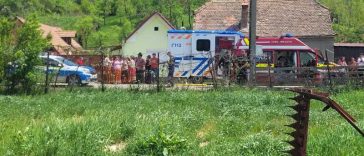 Sibiu: Bărbat în comă, transportat cu elicopterul SMURD după ce a fost târât de un cal pe o distanță de 10 metri