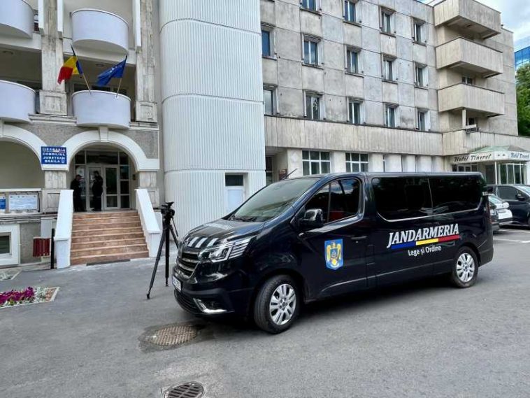 VIDEO Percheziții efectuate de DNA Galați la Consiliul Județean Brăila și la clubul de handbal HC Dunărea