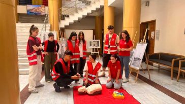 Vâlcea: Primul defibrilator cu aces public din județ a fost instalat la Biblioteca Județeană