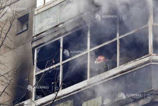 Prahova: Incendiu într-un apartament din Câmpina; o femeie este în stare gravă, 18 persoane au fost evacuate