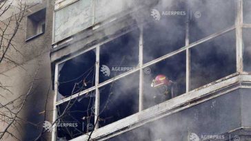 Prahova: Incendiu într-un apartament din Câmpina; o femeie este în stare gravă, 18 persoane au fost evacuate