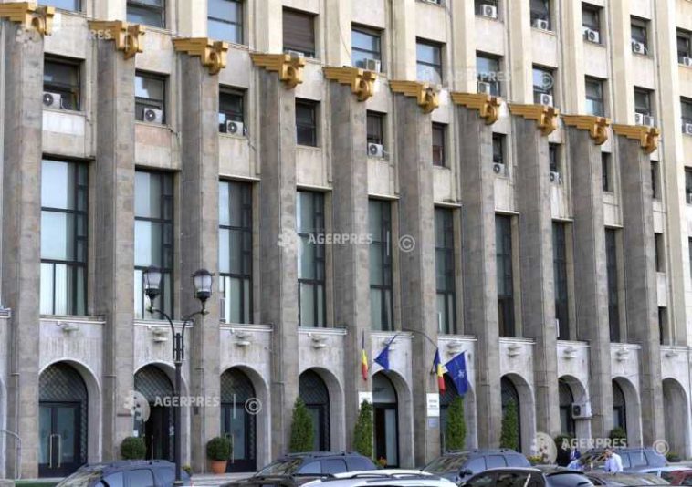 Incident la Palatul CFR/ Liftul deținea toate verificările tehnice la zi; ultima revizie, pe 20 mai (director general)